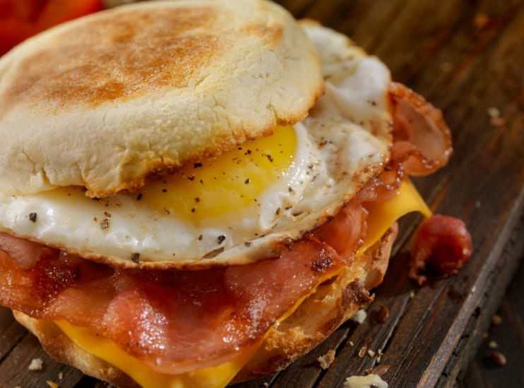 easy camping lunches breakfast sandwich